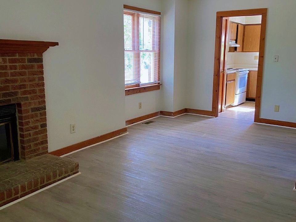 2nd image of 528 Brent Rd #528