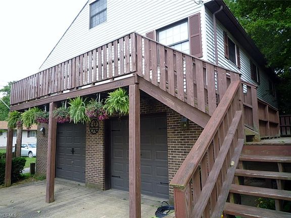 2nd image of 3902 Hemlock St