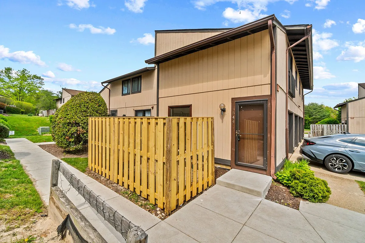Building Photo - 544 Glen Ct #31D