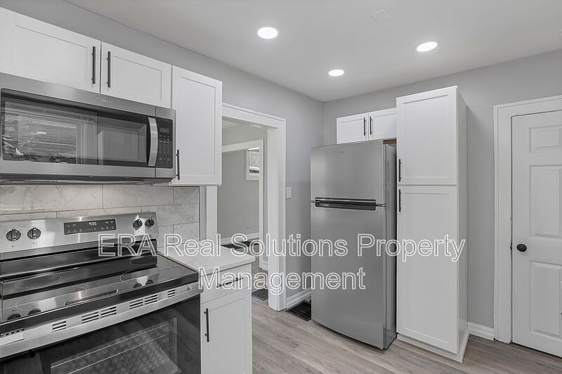1st image of 455 N Fairfield Ave