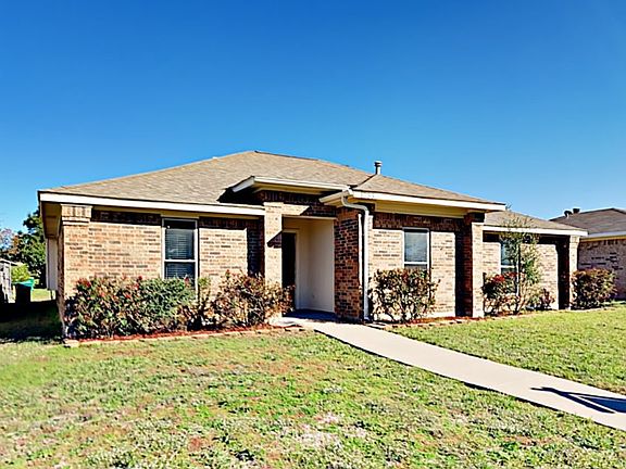 3rd image of 1753 Clarendon Dr