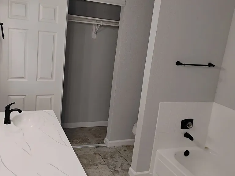 4226 Bass Pro Dr #402 — Photo 8