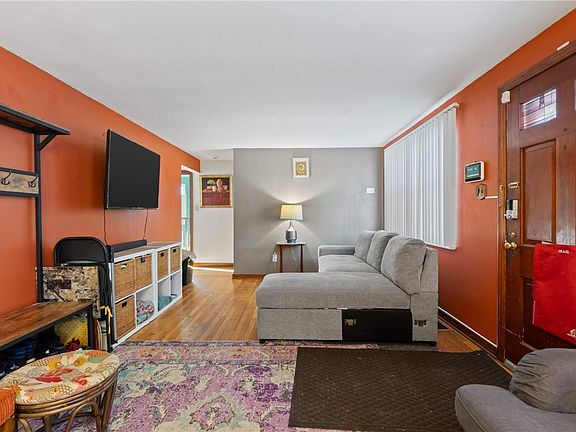 5th image of 330 Wilson Dr