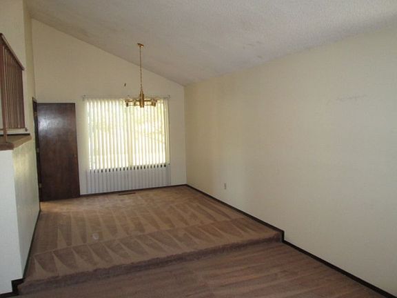 5th image of 8300 Yeager Dr NE