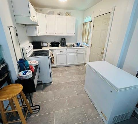 4th image of 3606 Turnpike Rd