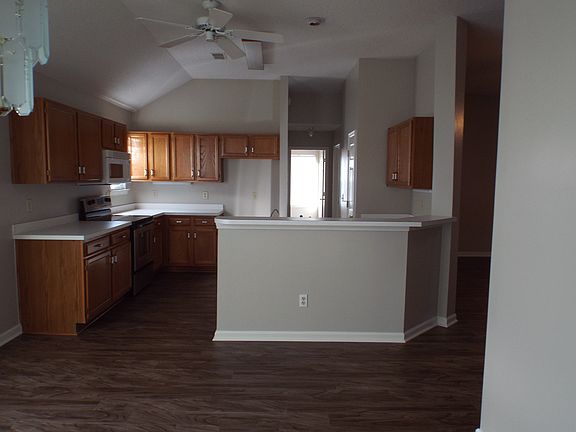 beautiful and breezy kitchen