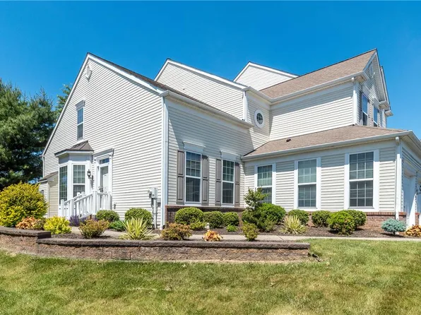 1824 Emerald Dr, Orefield, PA 18069