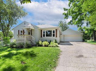 20 E Oak St, Lake In The Hills, IL 60156