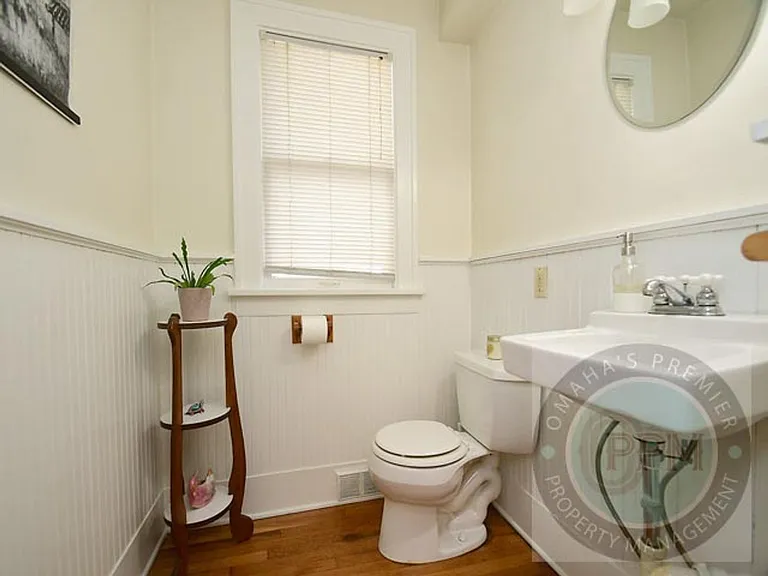 4806 Webster St — Photo 9