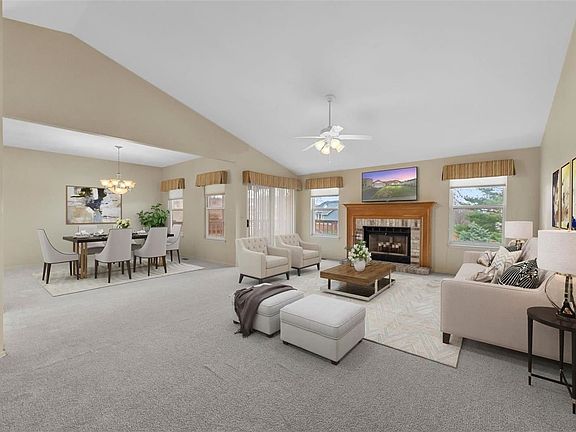 3rd image of 738 Napa Ln