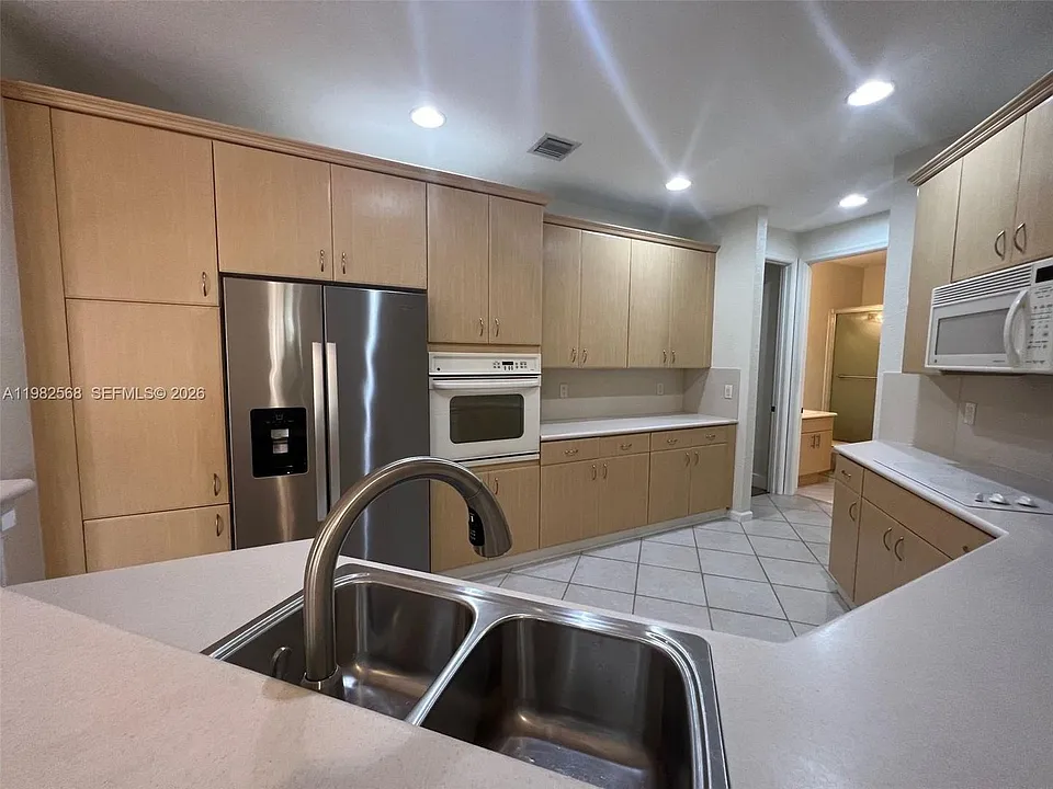 2816 Kinsington Cir #28-1