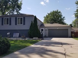 2806 Fort Worth Ave, Grand Island, NE 68803