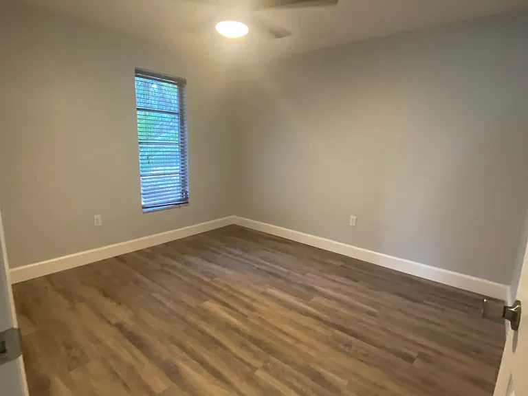 5097 Greenbriar Dr — Photo 19