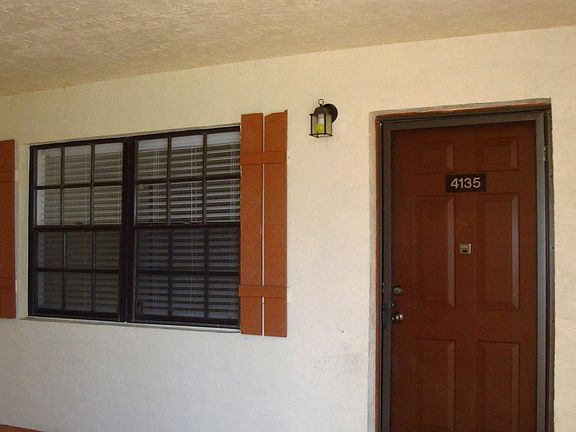 2nd image of 4135 Oak Terrace Dr