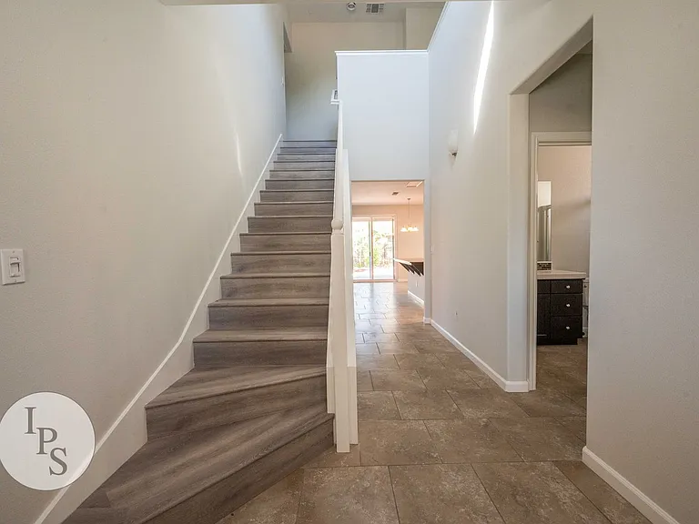 3611 Lansing Ave — Photo 4