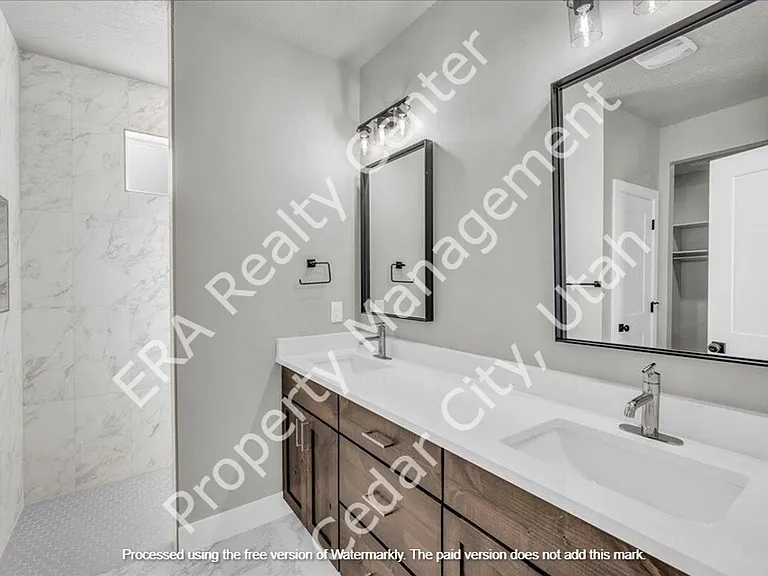 4997 N 75 E — Photo 10