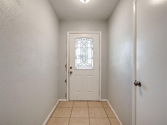 5th image of 8900 S Hillcrest Dr