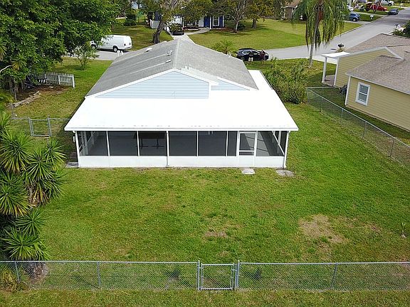3rd image of 5360 Courtney Cir