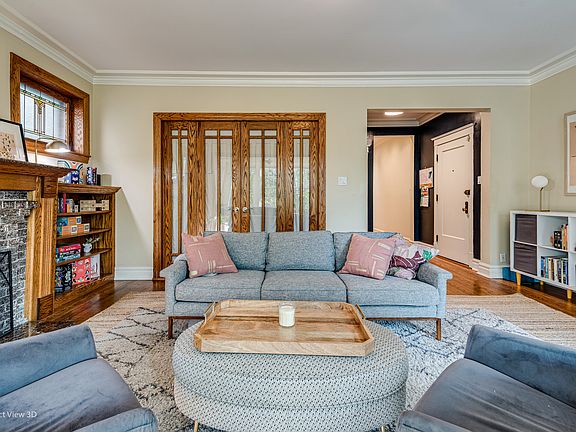 3rd image of 1330 W Elmdale Ave #2W
