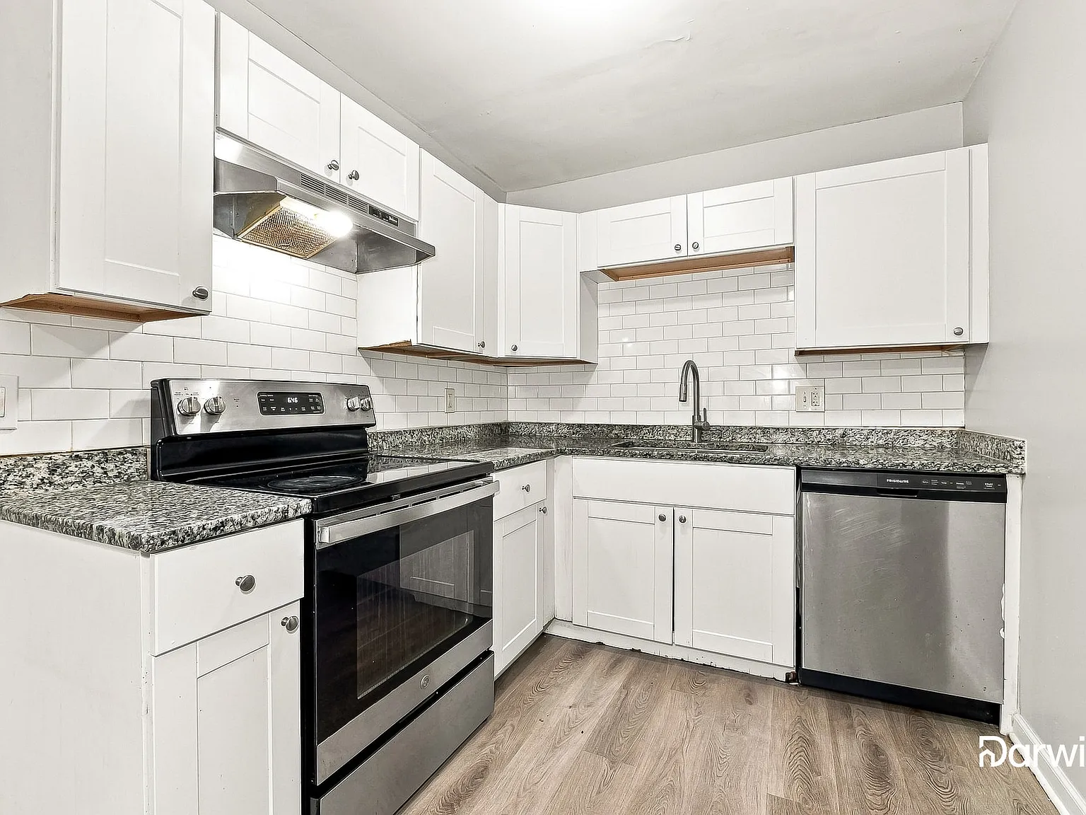 4 bed, 2.0 bath, 1300 sqft, $1,630 — Photo 2