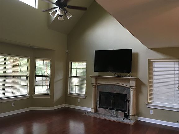 3rd image of 2207 Valda Dr