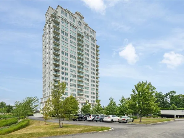 1 Tower Dr APT 504, Portsmouth, RI 02871