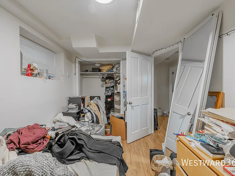 2239 W Cornelia Ave #G — Photo 10