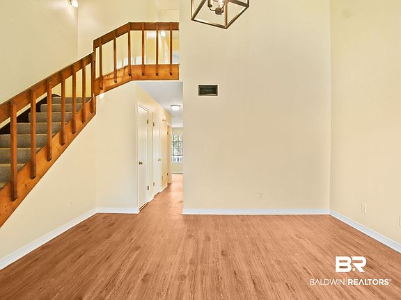 3rd image of 600 Cheshire Ln #111