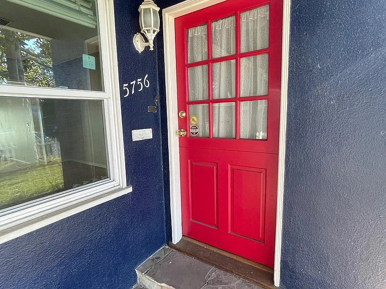 5756 Riverton Ave — Photo 2