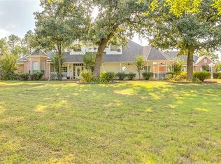 4440 Country Hill Rd, Fort Worth, TX 76140
