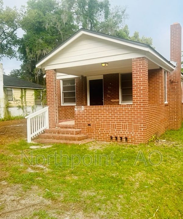 1st image of 8030 Hawthorne St