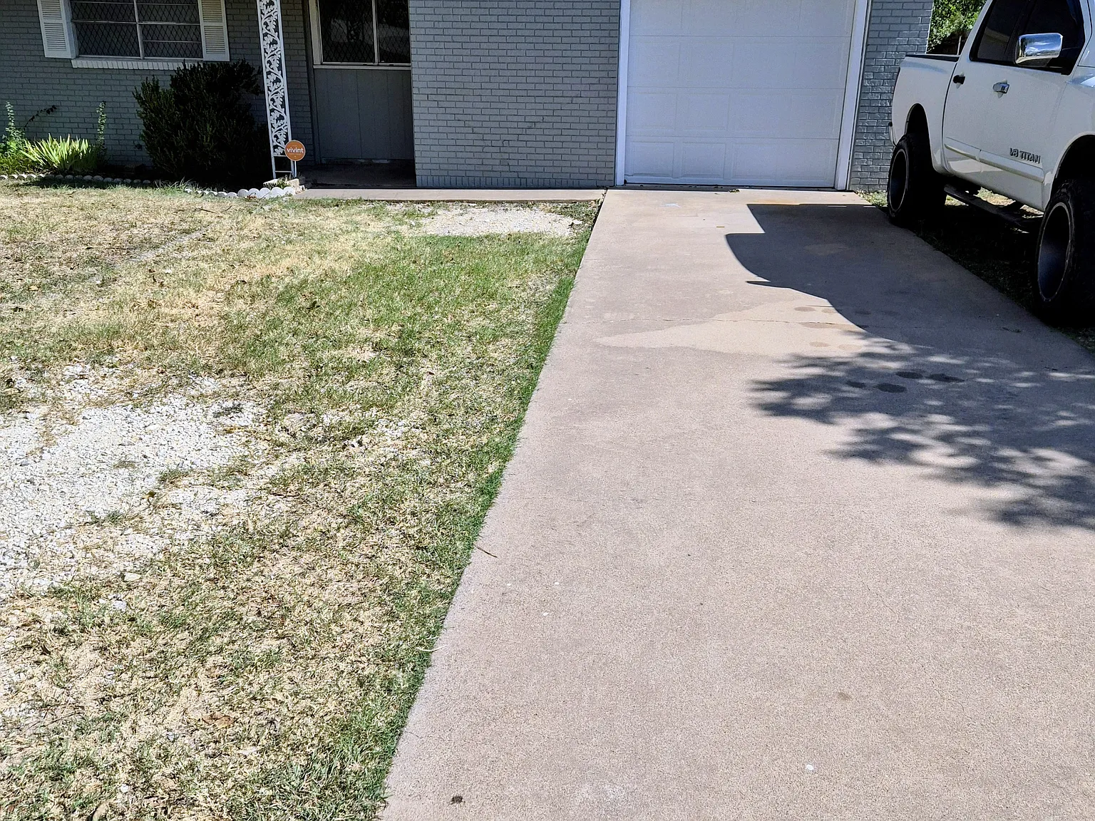 1925 Edmund Blvd — Photo 2