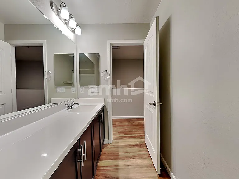 20740 W Thomas Rd — Photo 14