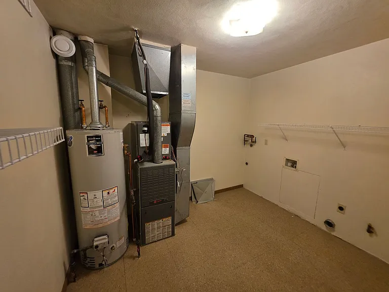 6315 Garrett Ln — Photo 38
