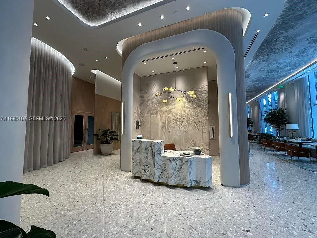 Viceroy Residence — Photo 3