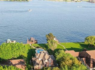 9862 E Shore Dr, Willis, TX 77318