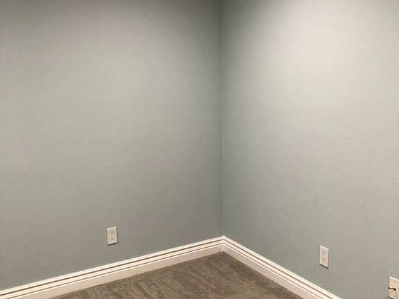 5th image of 937 College Dr