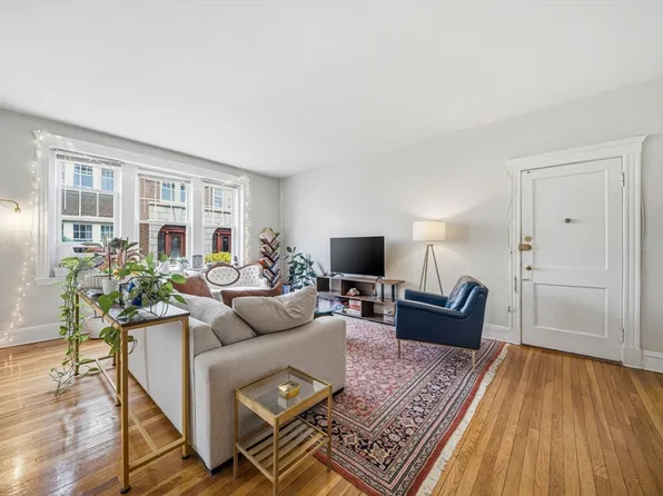 36-36A Saint Paul St #1, Brookline, MA 02446