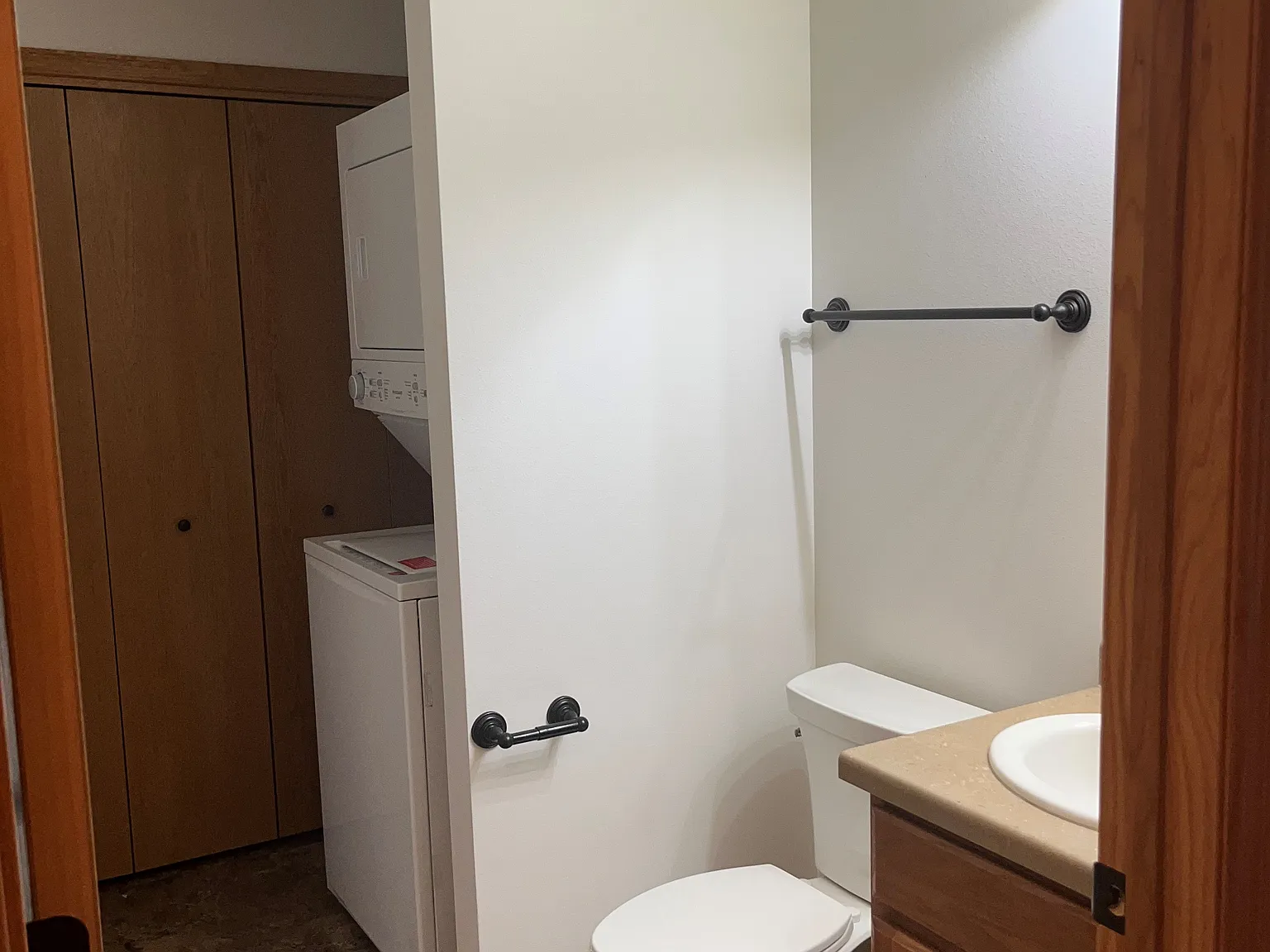 2 bed, 1.5 bath, 1050 sqft, $1,300 — Photo 3