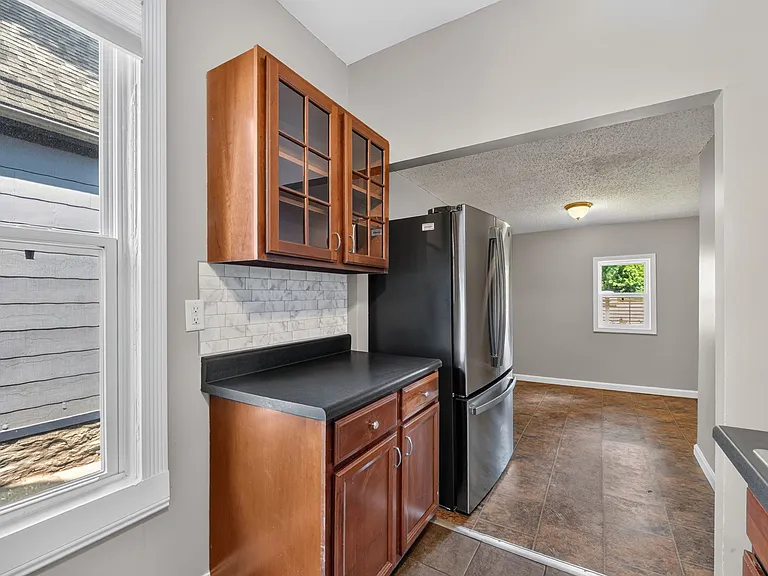 3121 Campbell St — Photo 11