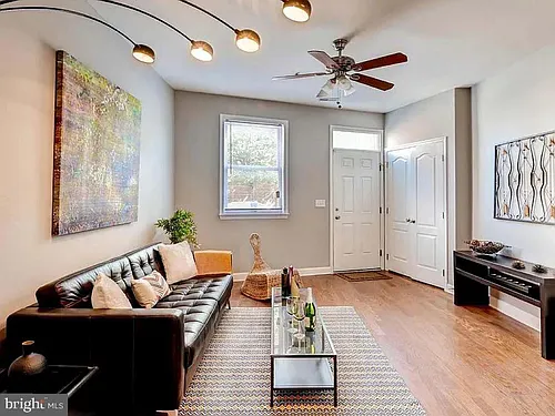1620 Light St Photo 1