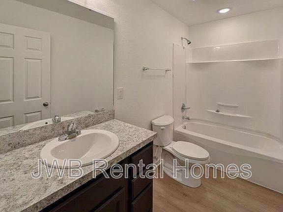 4th image of 1499 W 22nd St