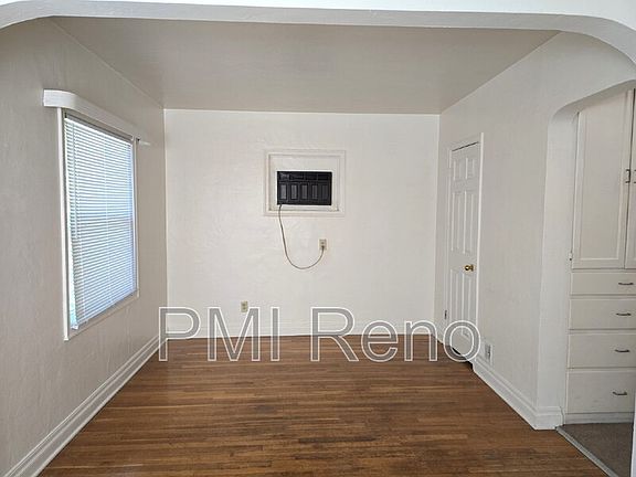 5th image of 422 1/2 Saint Lawrence Ave Unit B