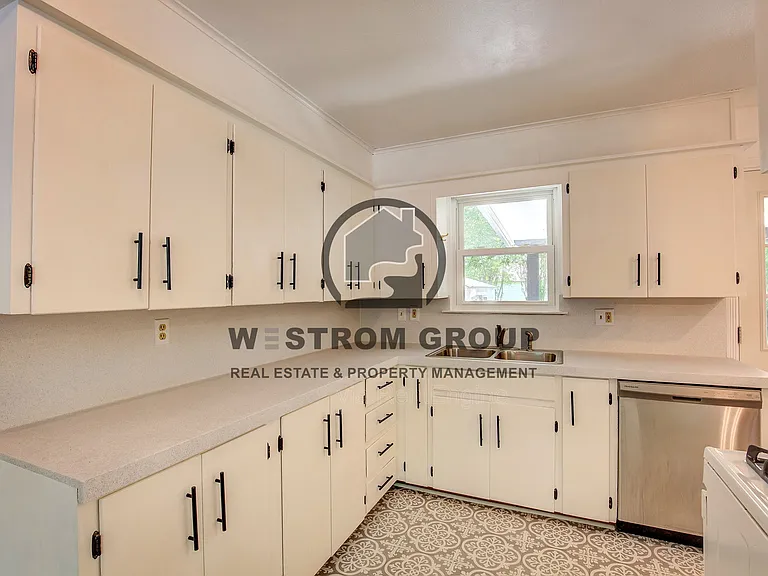 1308 Marshalldale Dr — Photo 33