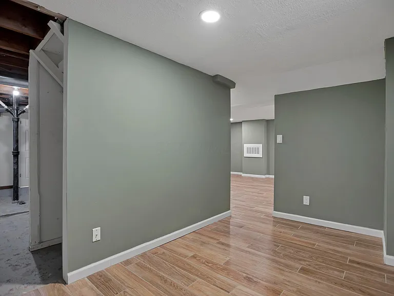 1251 Dellwood Ave — Photo 25