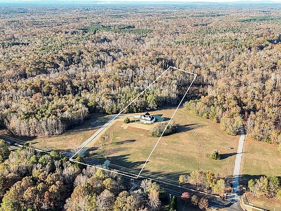 2nd image of 245 W Chapman Rd