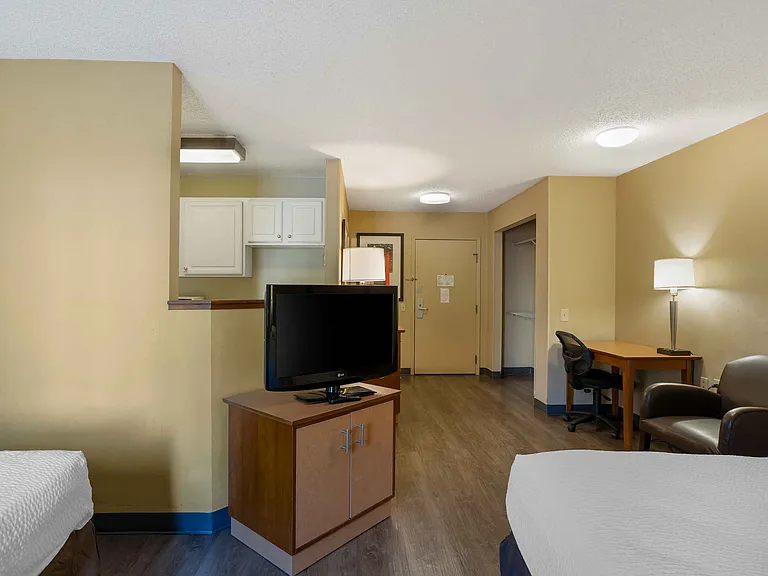 Studio Suite - 2 Queen Beds