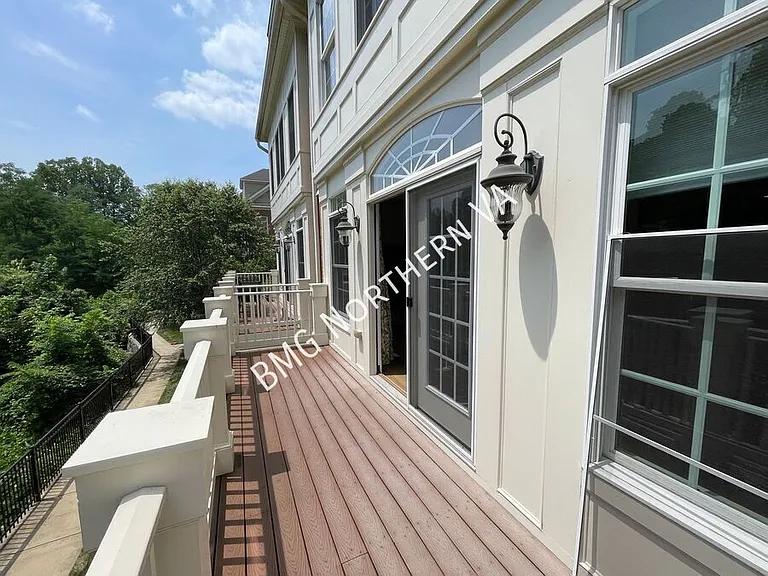 10679 Yorktown Ct — Photo 13