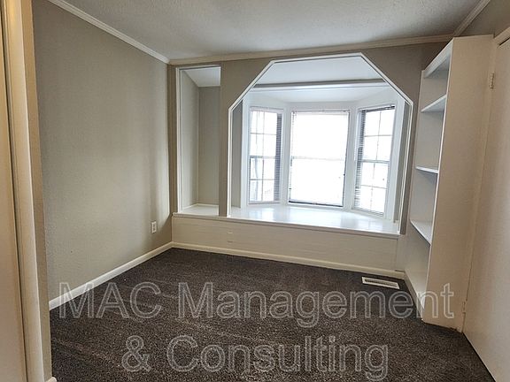 3rd image of 1319 Autumn Ave #D