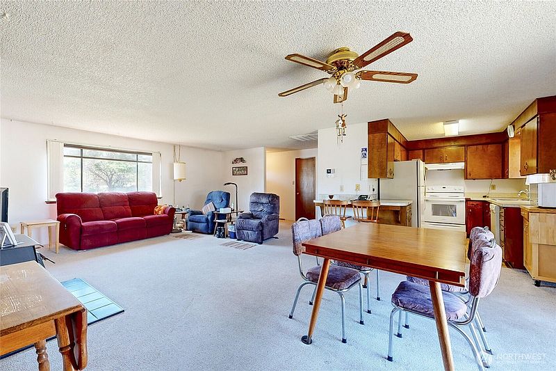 3rd image of 516 Rose Street